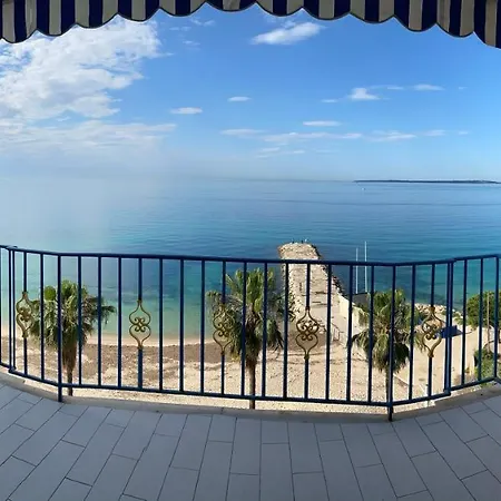 Beach & Sea Apartment